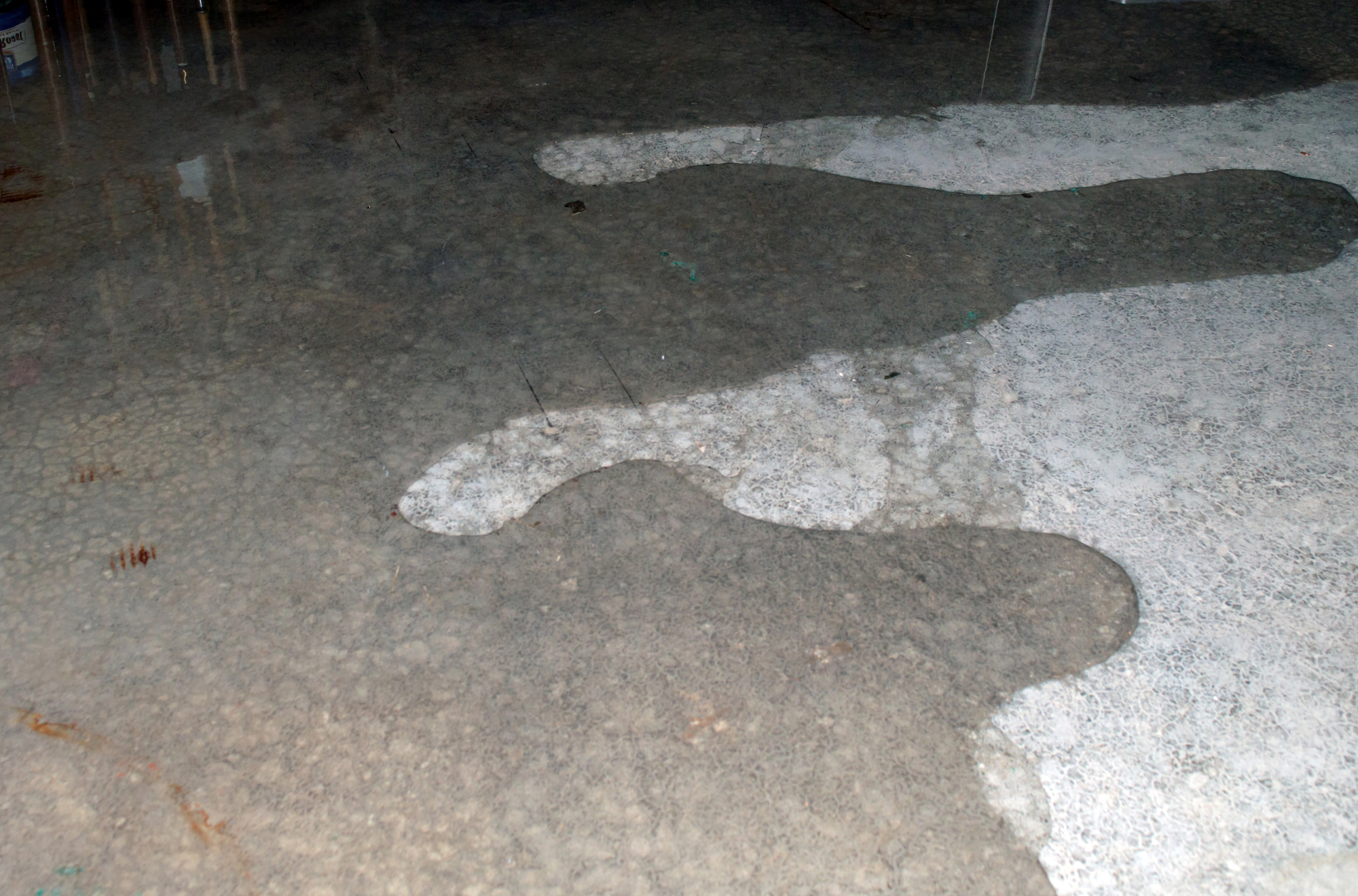 LEAKY FLOOR PLUMBER